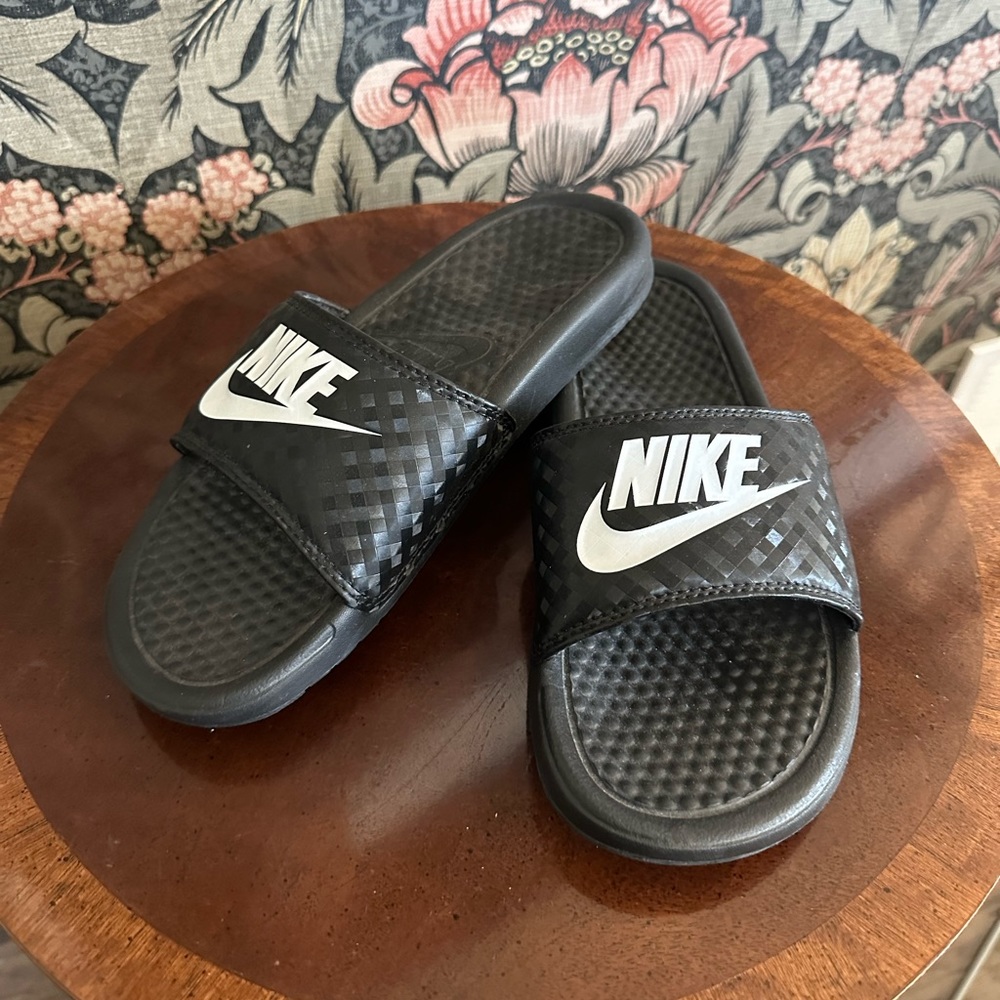 Nike Women’s Slides